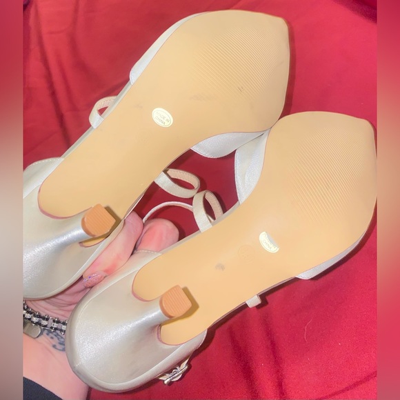 ElegantPark Heels - Picture 5 of 7